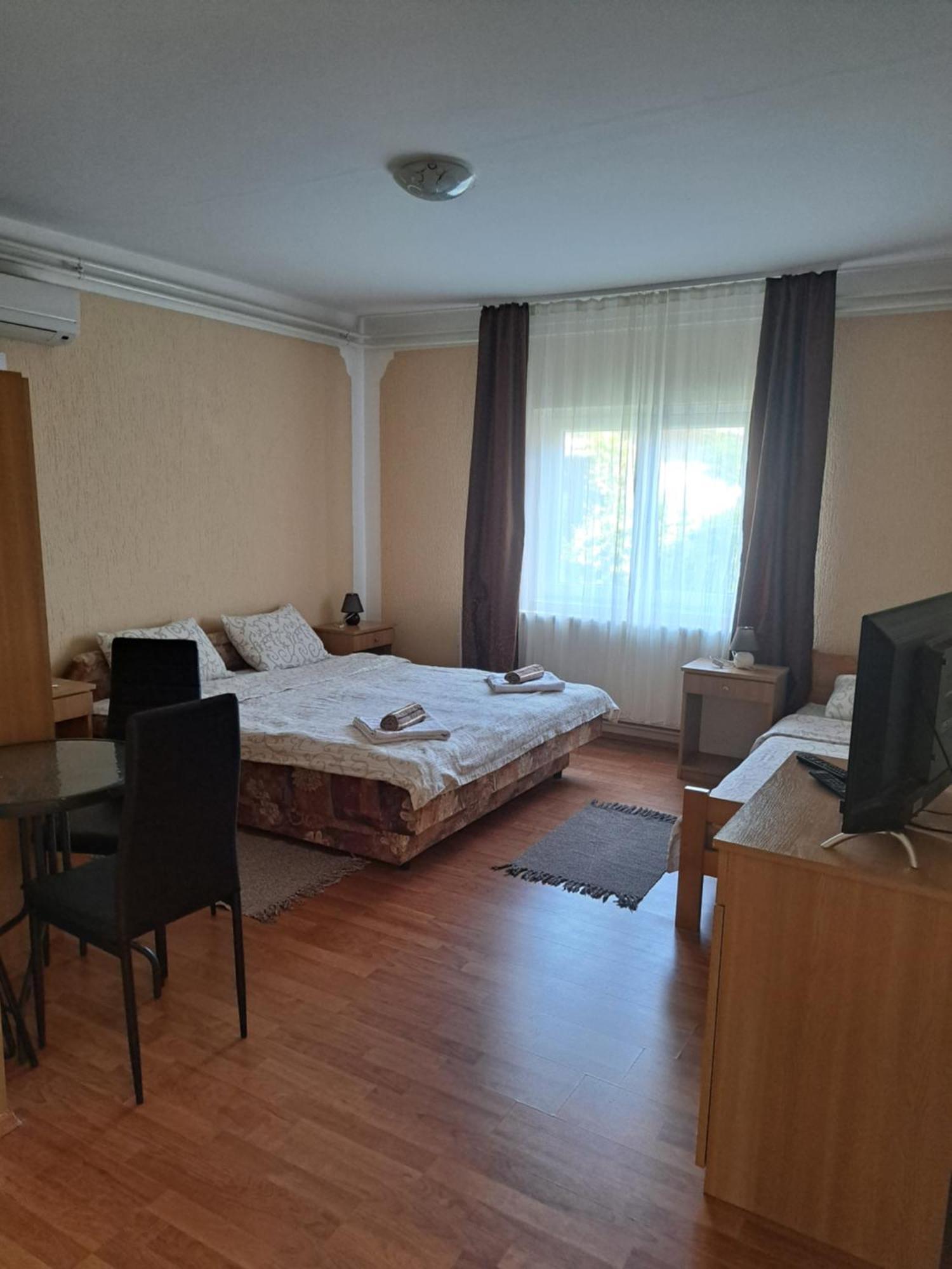 Guesthouse Kristina Palić Buitenkant foto