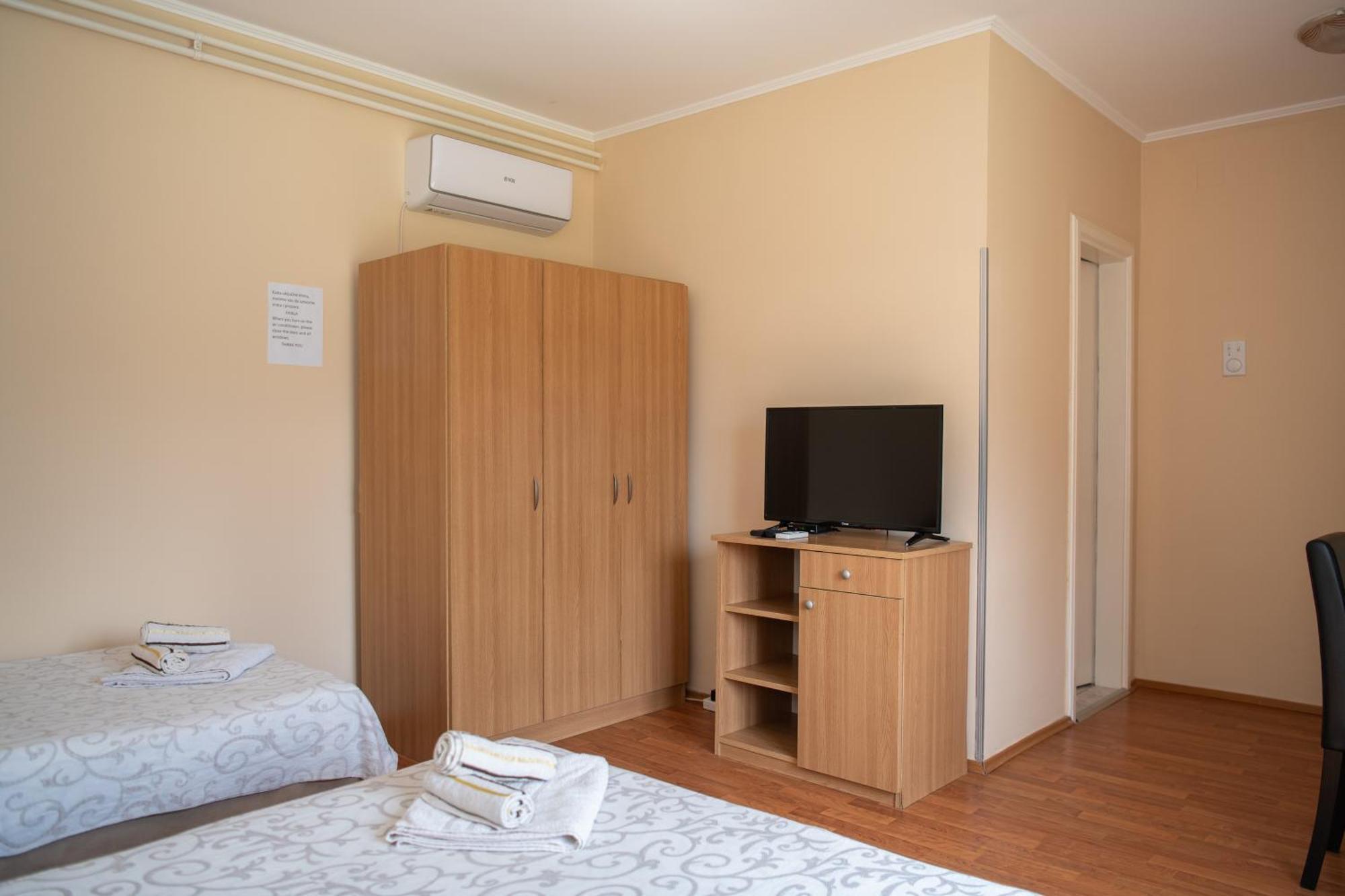 Guesthouse Kristina Palić Buitenkant foto