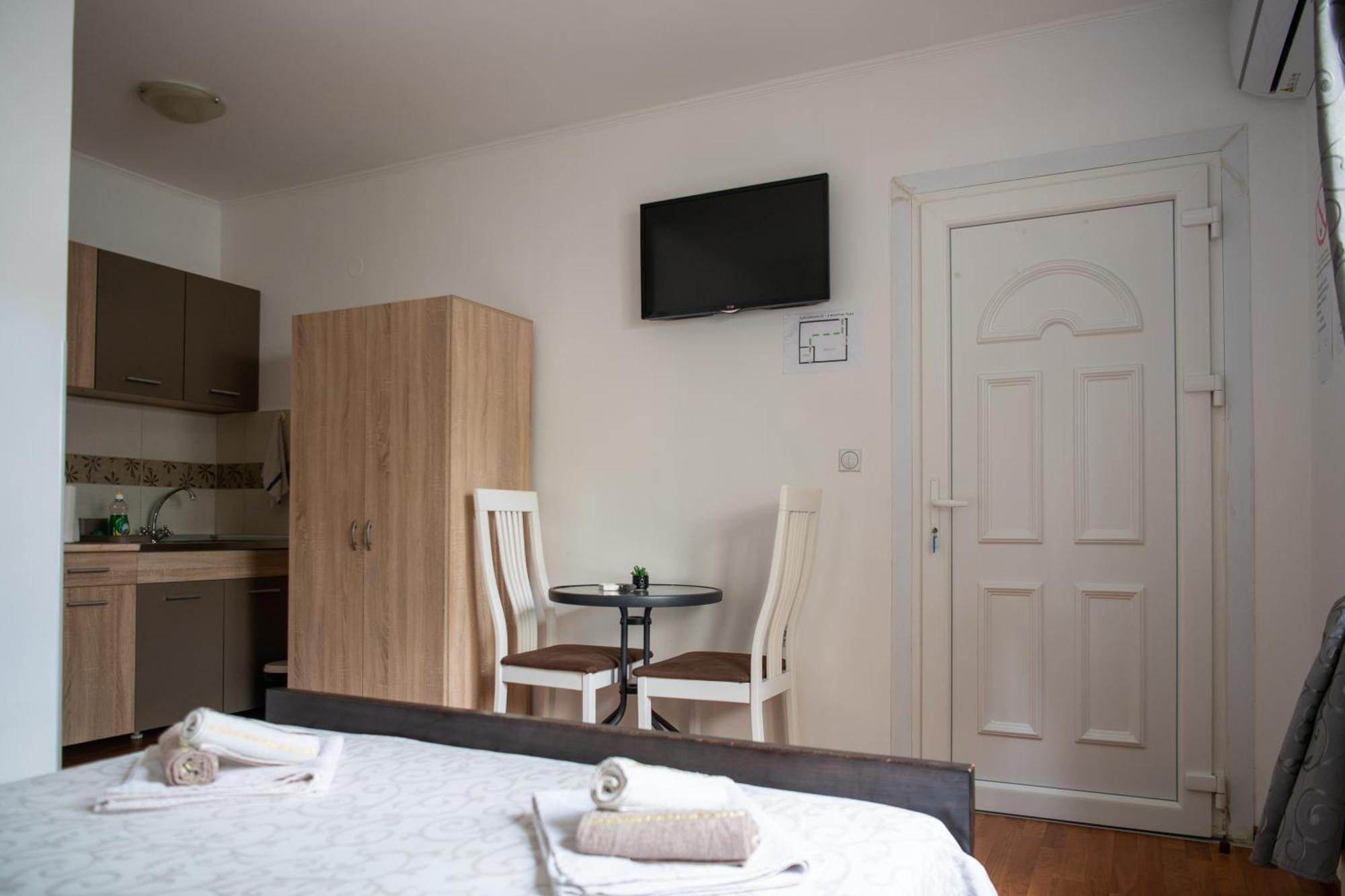 Guesthouse Kristina Palić Buitenkant foto